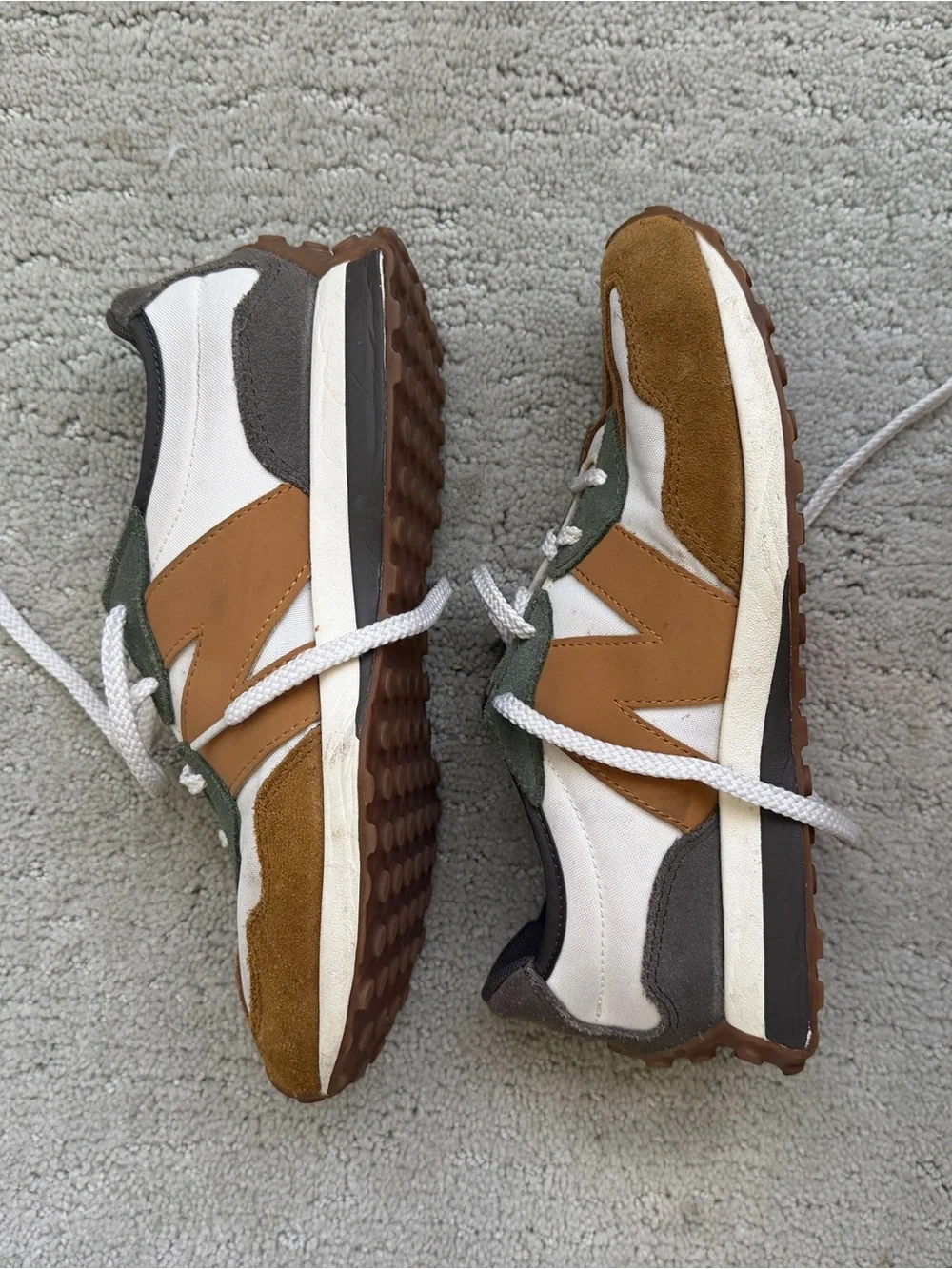 New Balance 327 sneakers